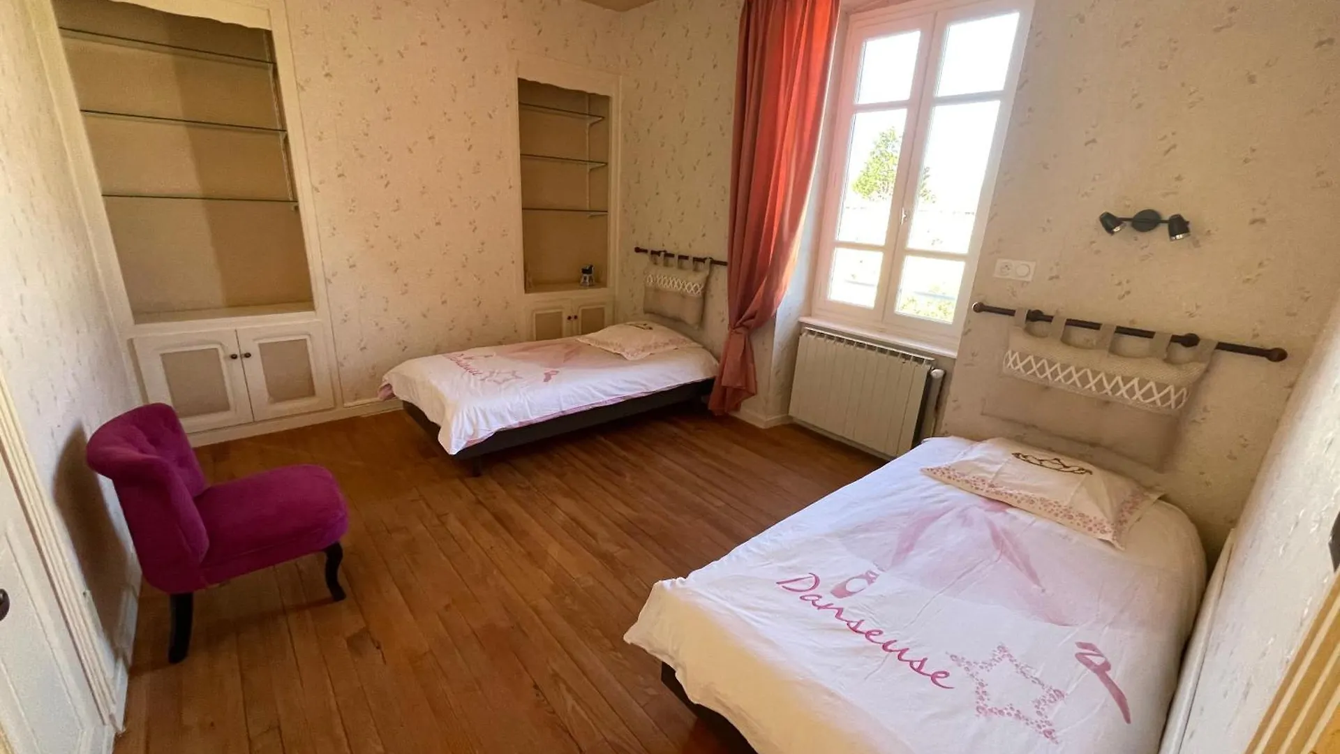 Charmante Maison De Campagne A Bren France